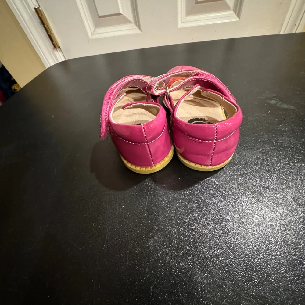 Livie & Luca size 7 pink/ red shoes